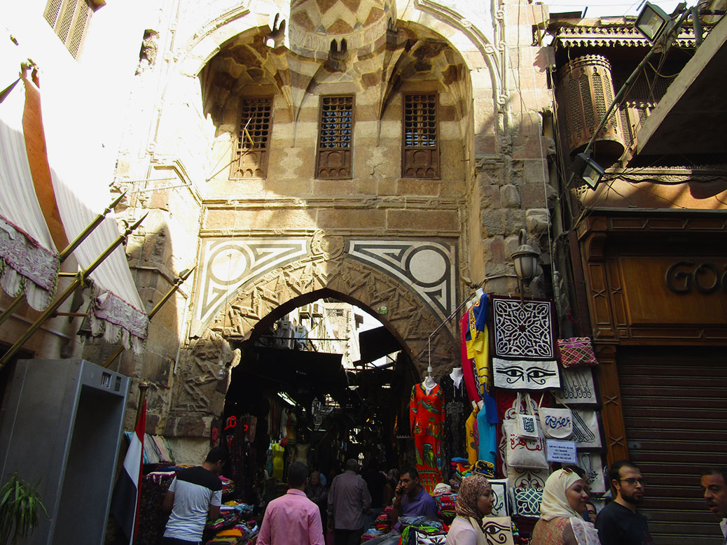 Heading back into the heart of the market. The eye design on the wall is the Eye of Horus, which is a symbol for protection. I’ve seen women wearing necklaces with the shape.