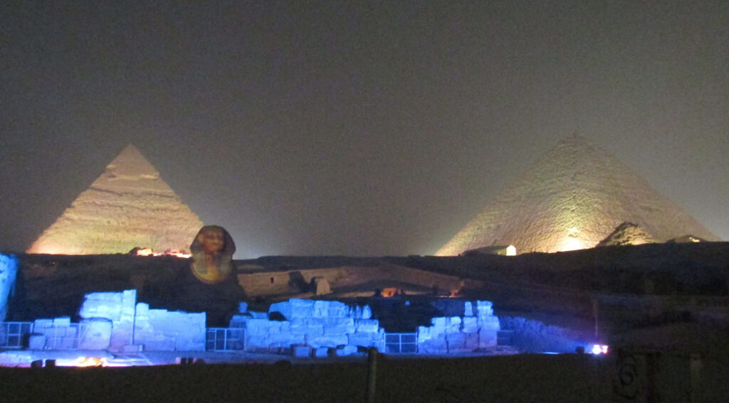 In this view, the Sphinx is superimposed with a mask, a nose and a false chin/beard.